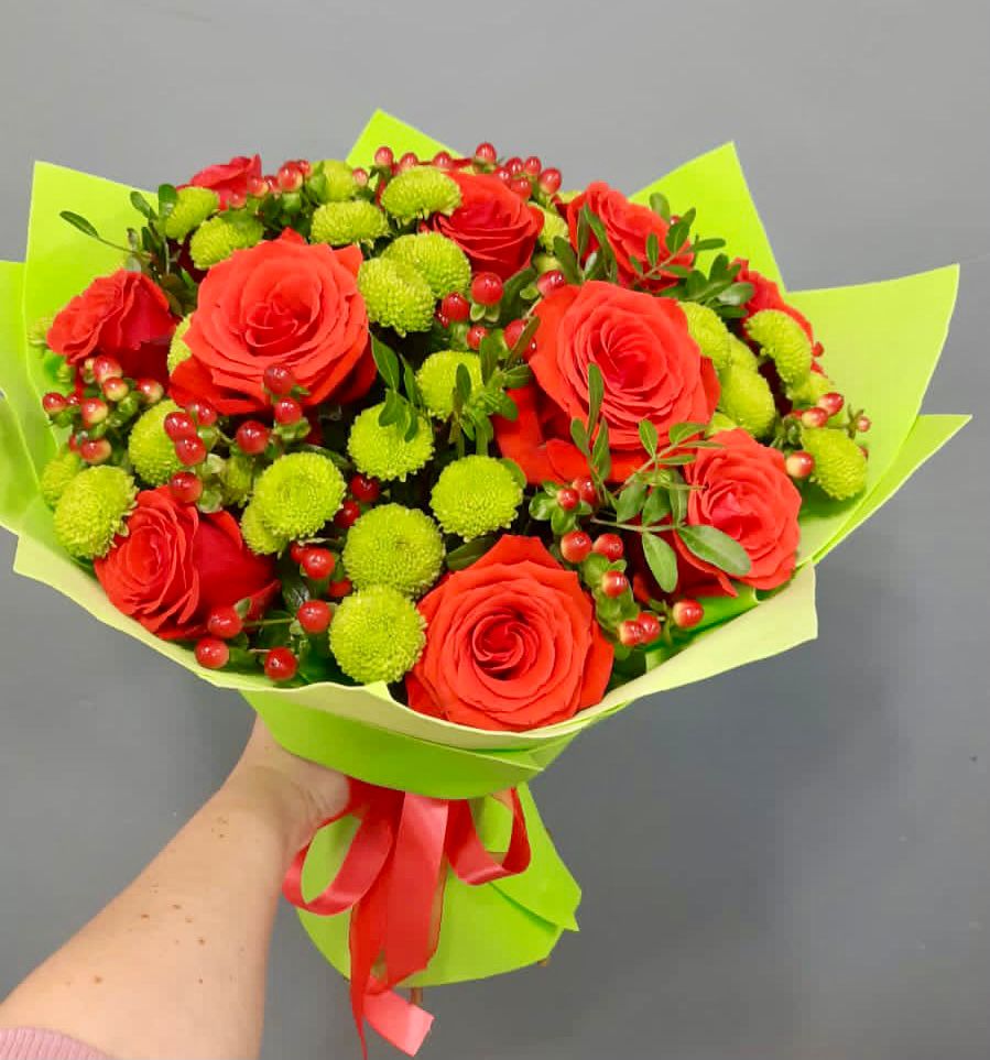 Букет цветов из: Хризантемы и Розы в Чиркее