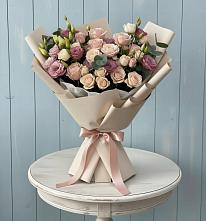 Букет цветов из:  Розы и Лизиантусы #REPLACE_PRED# Чиркее