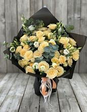 Букет цветов из:  Розы и Лизиантусы в Чиркее