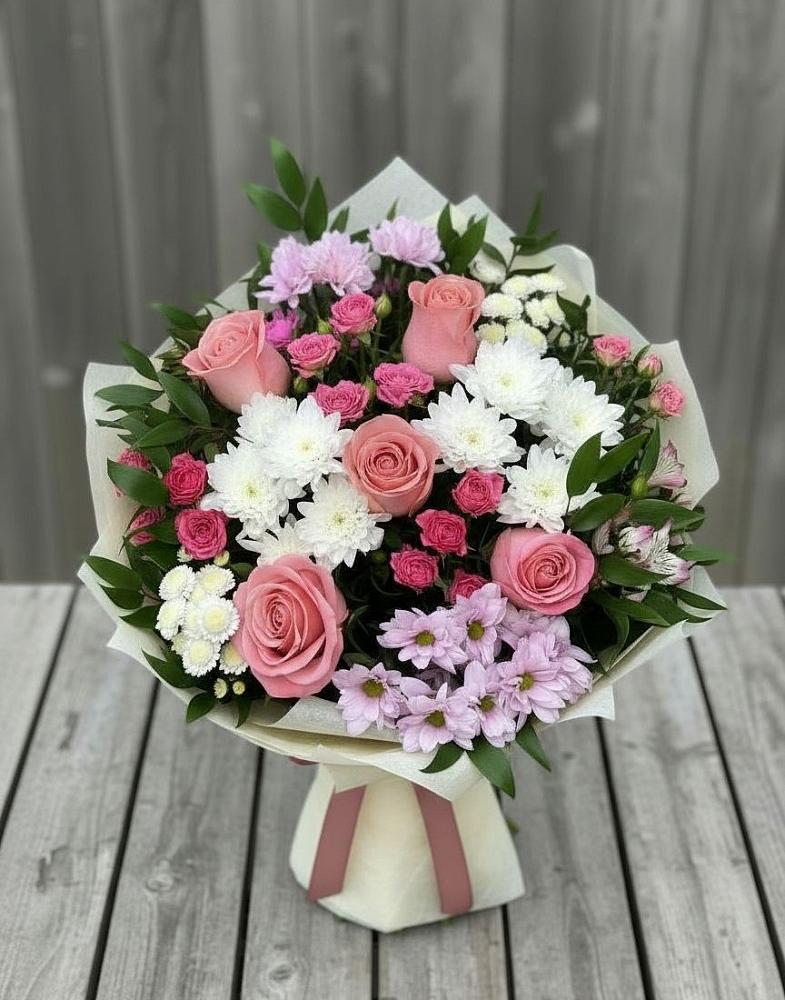 Букет цветов из: Альстромерии, Гвоздики, Розы и Хризантемы в Чиркее