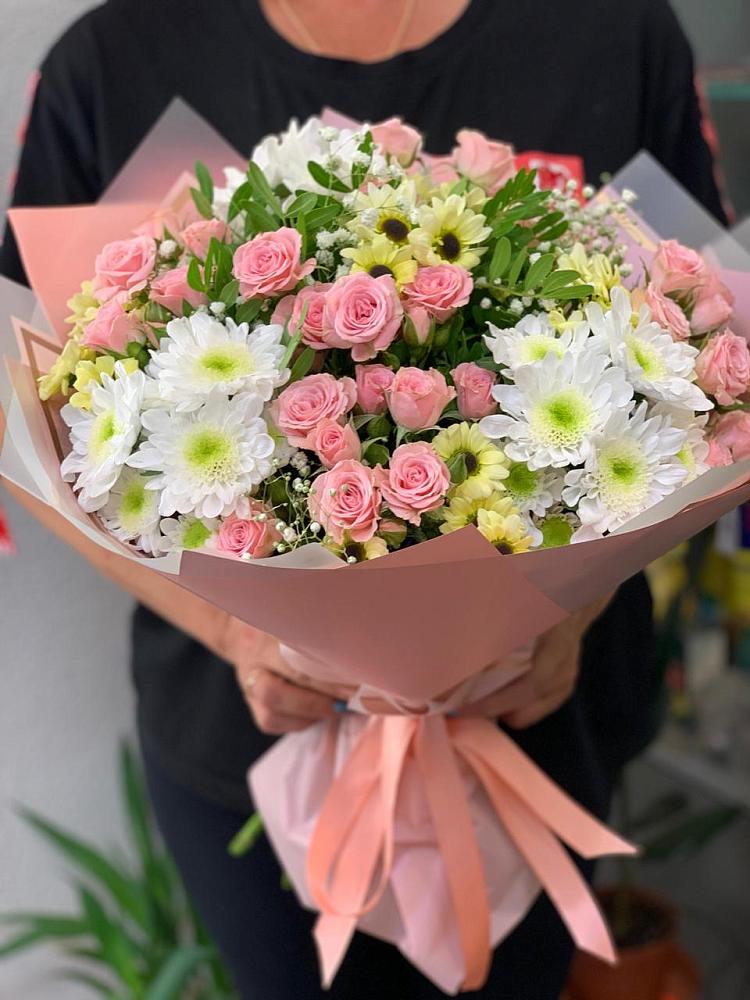 Букет цветов из: Розы и Хризантемы в Чиркее
