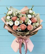 Букет цветов из:  Розы, Альстромерии и Лизиантусы #REPLACE_PRED# Чиркее