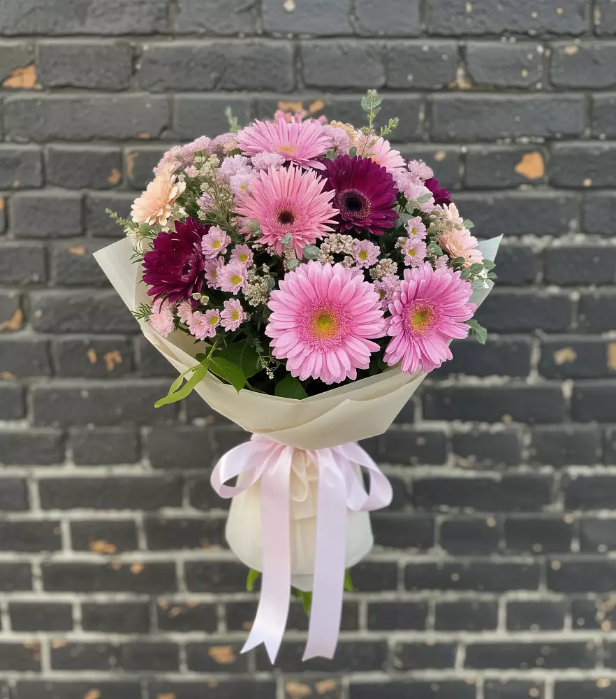 Букет цветов из: Герберы и Хризантемы в Чиркее