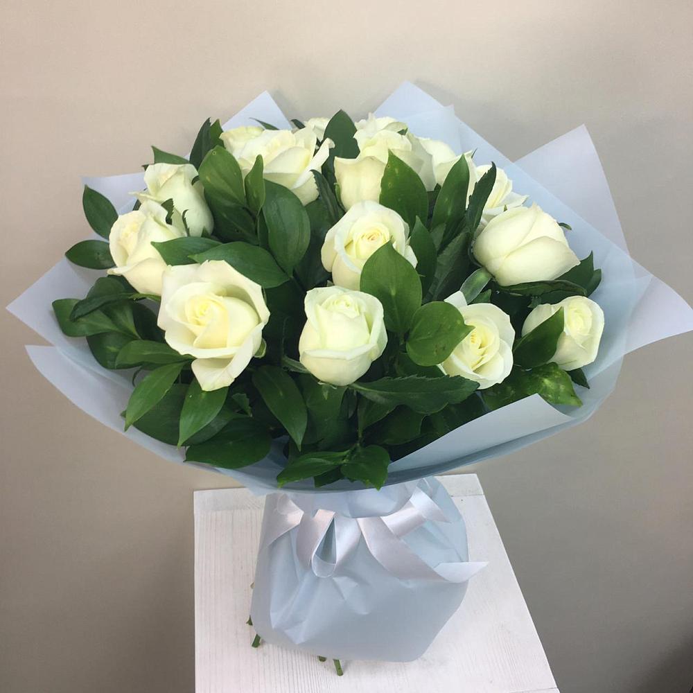 Букет 15 Белых роз Проуд в Чиркее