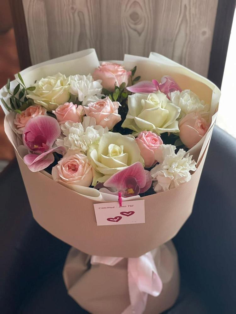 Букет цветов из: Орхидеи, Розы и Гвоздики в Чиркее