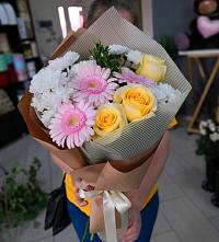 Букет цветов из:  Герберы, Розы и Хризантемы в Чиркее