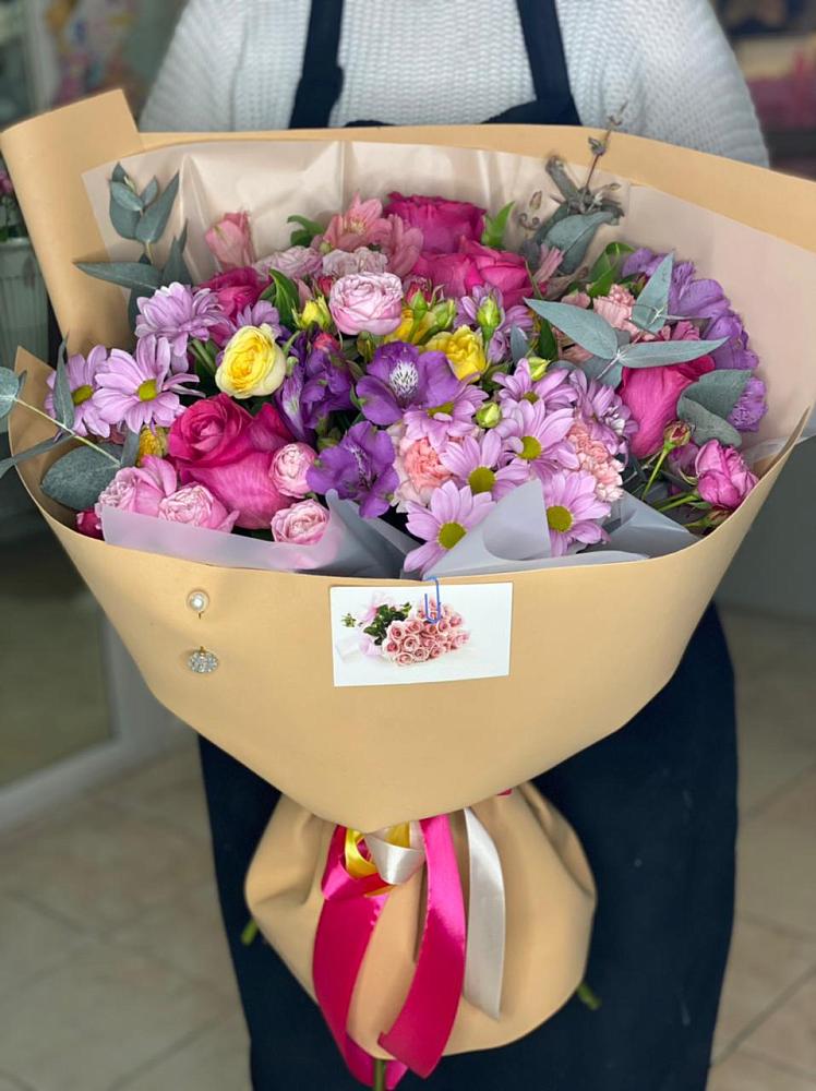 Букет цветов из: Хризантемы, Гвоздики и Альстромерии в Чиркее