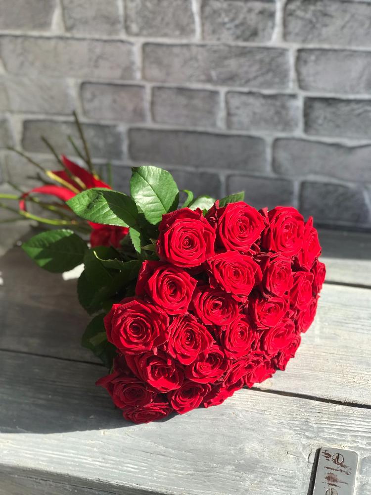 Букет Красные розы Фридом в Чиркее