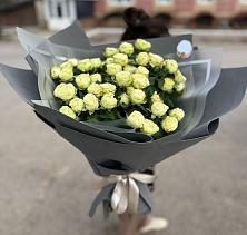 Букет Белые кустовые розы Солинеро в Чиркее