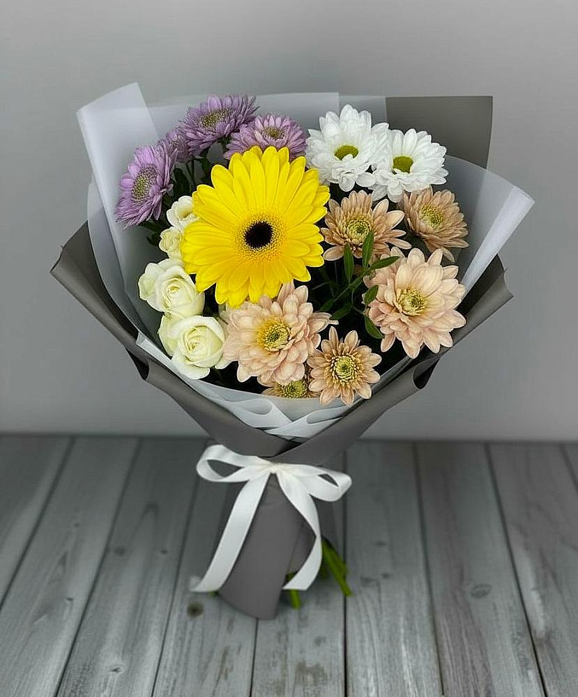 Букет цветов из: Розы, Герберы и Хризантемы в Чиркее