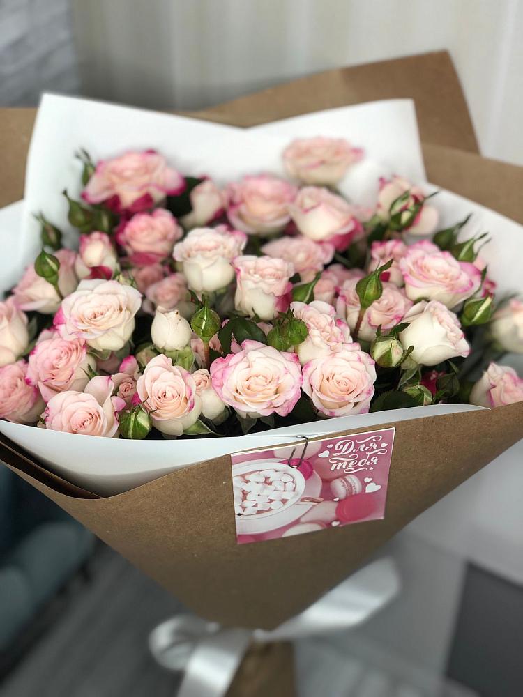 Букет цветов из: Розы в Чиркее