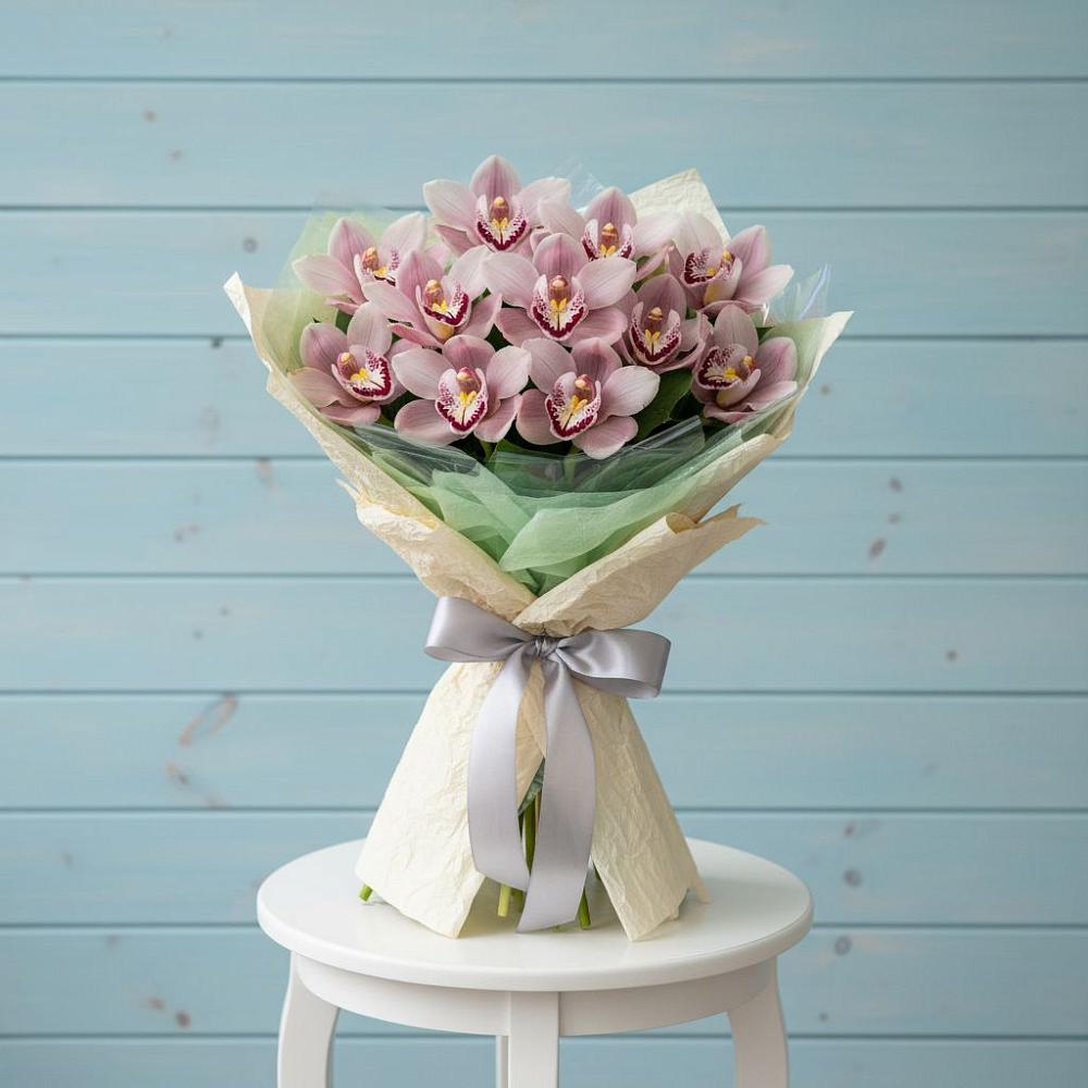 Букет цветов из: Орхидеи и Розы в Чиркее