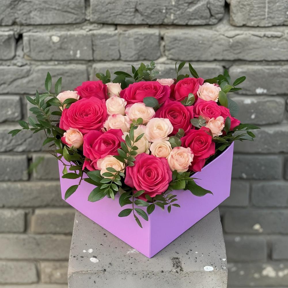 Цветочная композиция из Розы в коробке в Чиркее