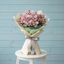 Букет цветов из:  Орхидеи и Розы #REPLACE_PRED# Чиркее