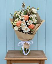 Букет цветов из:  Альстромерии, Лизиантусы, Розы и Хризантемы #REPLACE_PRED# Чиркее