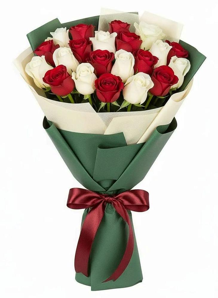 Букет Микс из красных и белых роз в Чиркее