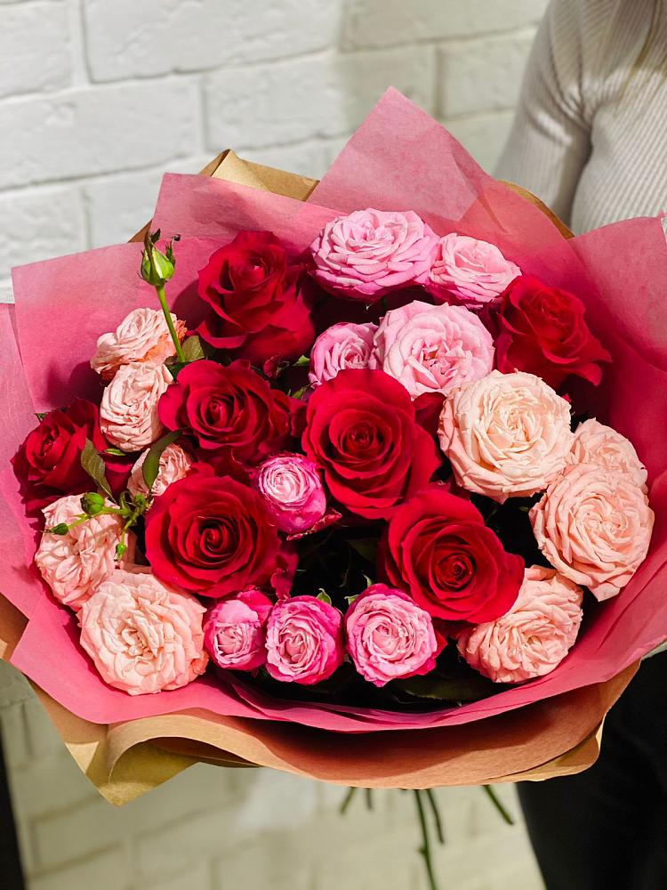 Букет цветов из: Розы в Чиркее