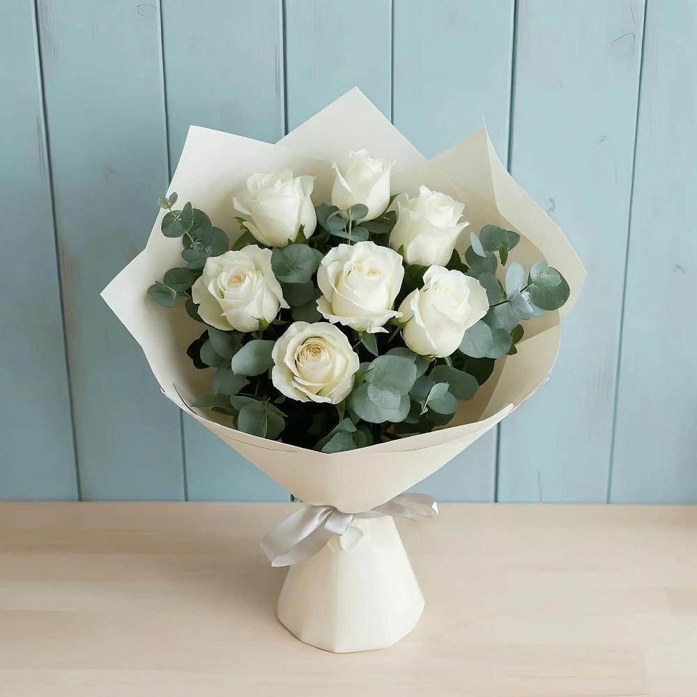 Букет Белые розы в Эвкалипте в Чиркее