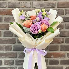 Букет цветов из:  Лизиантусы и Розы в Чиркее