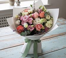 Букет цветов из:  Розы, Лизиантусы и Гвоздики в Чиркее