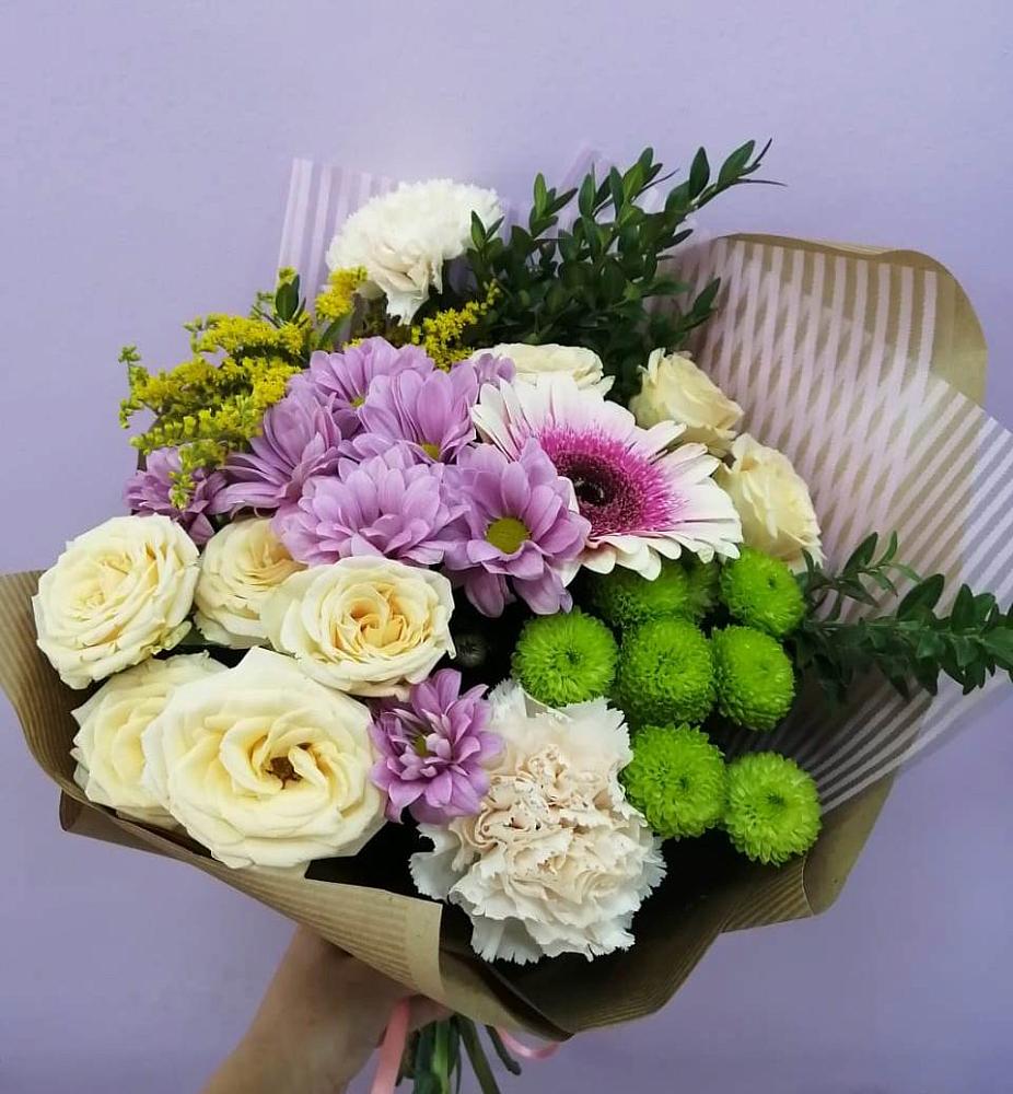 Букет цветов из: Хризантемы, Розы, Гвоздики и Герберы в Чиркее