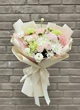 Букет цветов из:  Гвоздики, Розы, Лизиантусы и Хризантемы в Чиркее