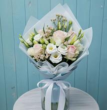Букет цветов из:  Розы и Лизиантусы в Чиркее