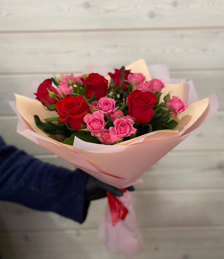 Букет цветов из: Розы в Чиркее