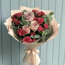 Букет цветов из:  Гвоздики и Розы в Чиркее
