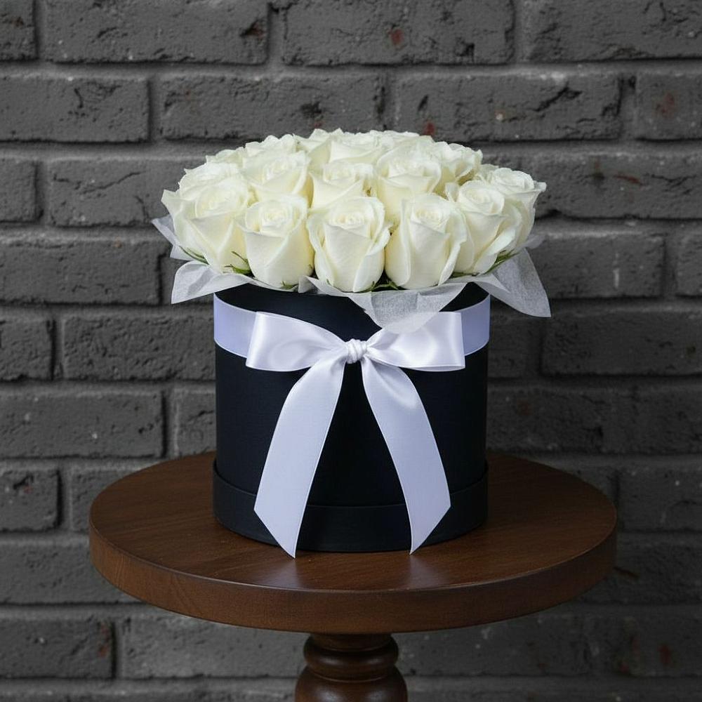 Цветочная композиция из Розы в шляпной коробке в Чиркее