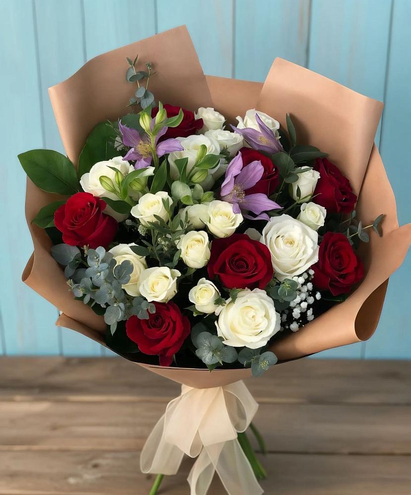 Букет цветов из: Розы и Альстромерии в Чиркее