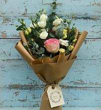 Букет цветов из:  Розы и Лизиантусы в Чиркее